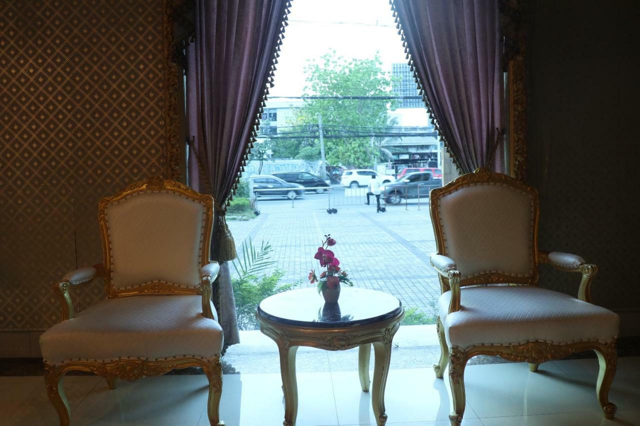 Adriatic Palace Bangkok Bagian luar foto